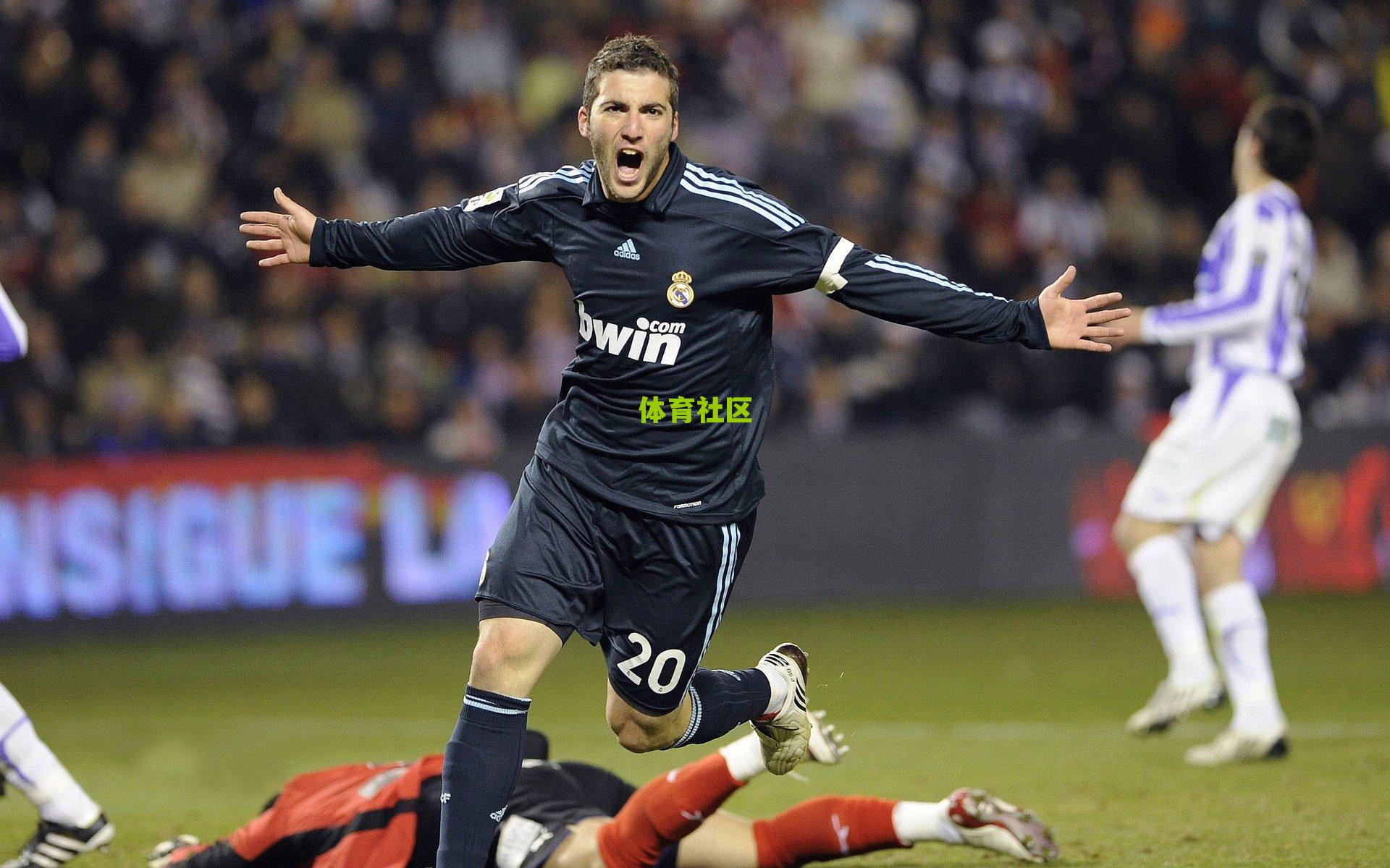 韦德盛赞热火训练氛围 新秀希罗受益匪浅