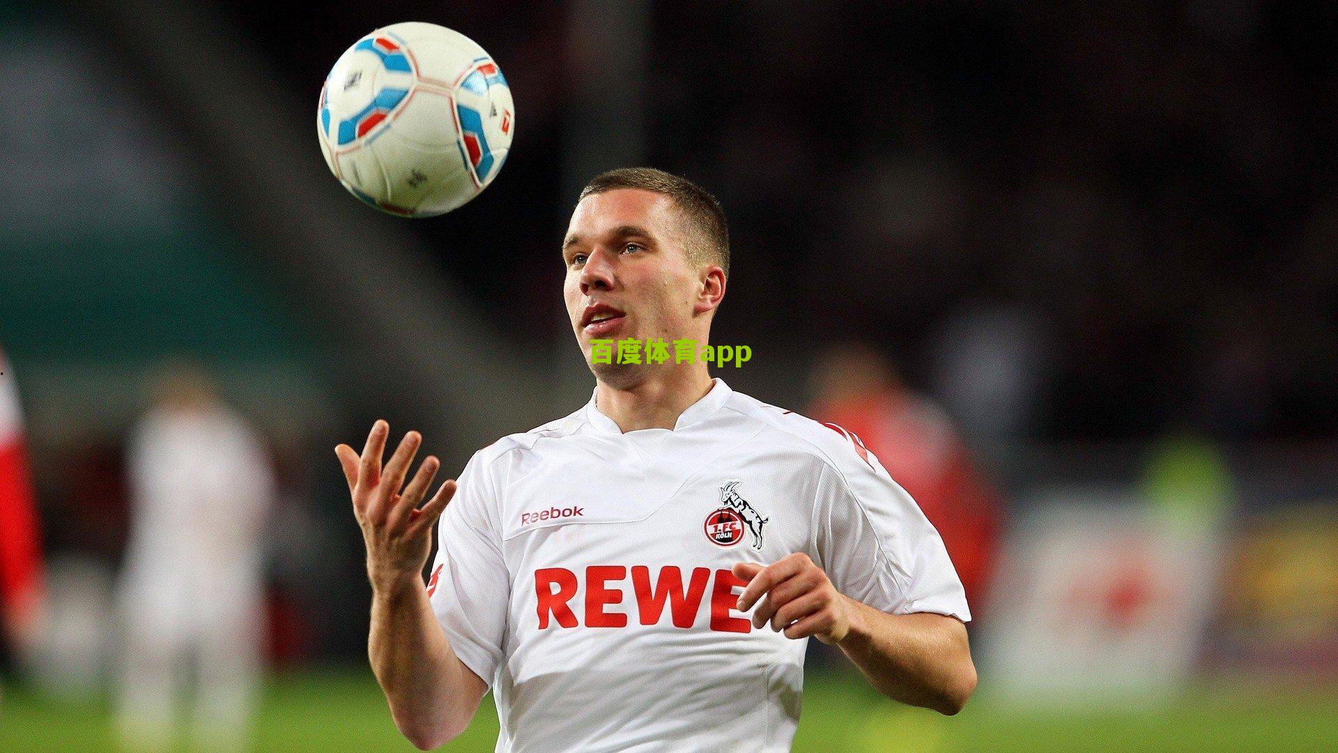 突发！U23国足热身赛遭重创 后卫鲍世蒙开场8分钟射门拦截不幸崴脚伤退